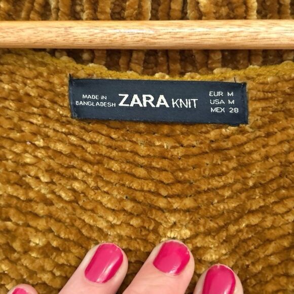 Zara Gold Oversized Chunky Knit Long Sleeve V Neck Sweater, Size Medium - Picture 7 of 7